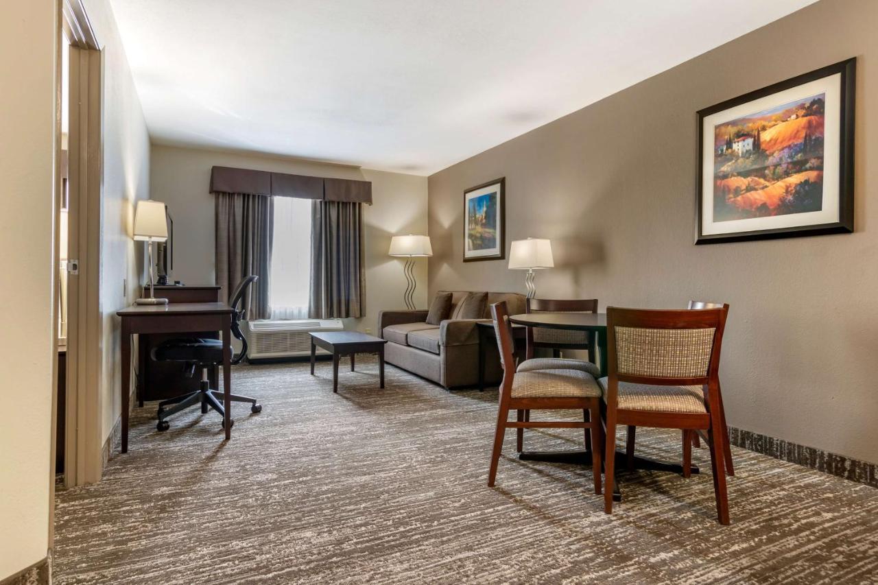 Best Western Plus Pembina Inn & Suites Winnipeg Exterior foto
