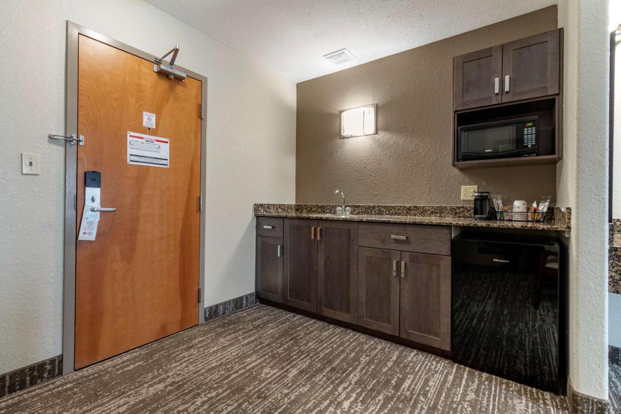 Best Western Plus Pembina Inn & Suites Winnipeg Exterior foto